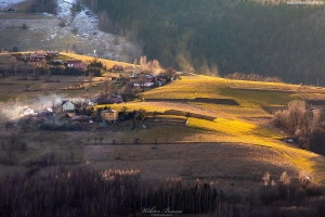 Widok na domy w Rytrze z platformy widokowej 
