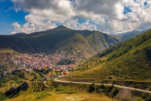 Górska wieś Restelicë w Górach Szar (Szar Płanina)