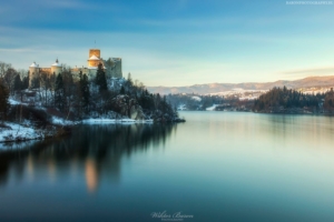 Zimowy widok na zamek w Niedzicy