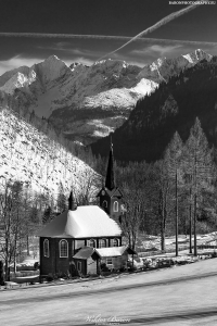 Fotografia Czarno Biala - Kosciol w Tatrach Wysokich
