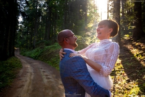 Zdjęcia ślubne w lesie